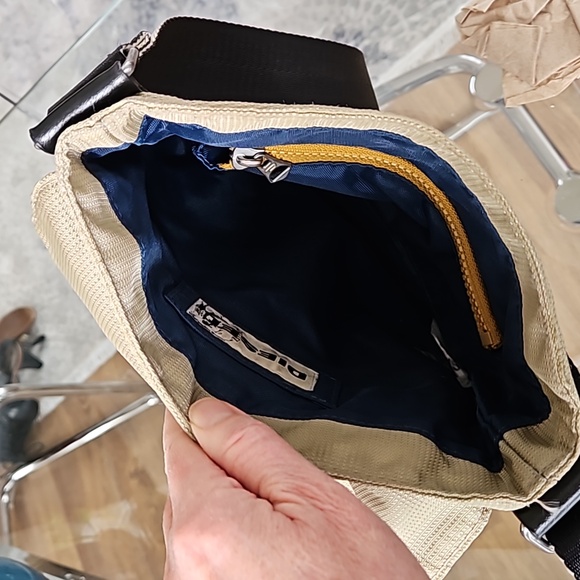 Diesel adjustable crossbody bag / shoulder bag. Beige. 8 in by 9 in - Picture 5 of 9